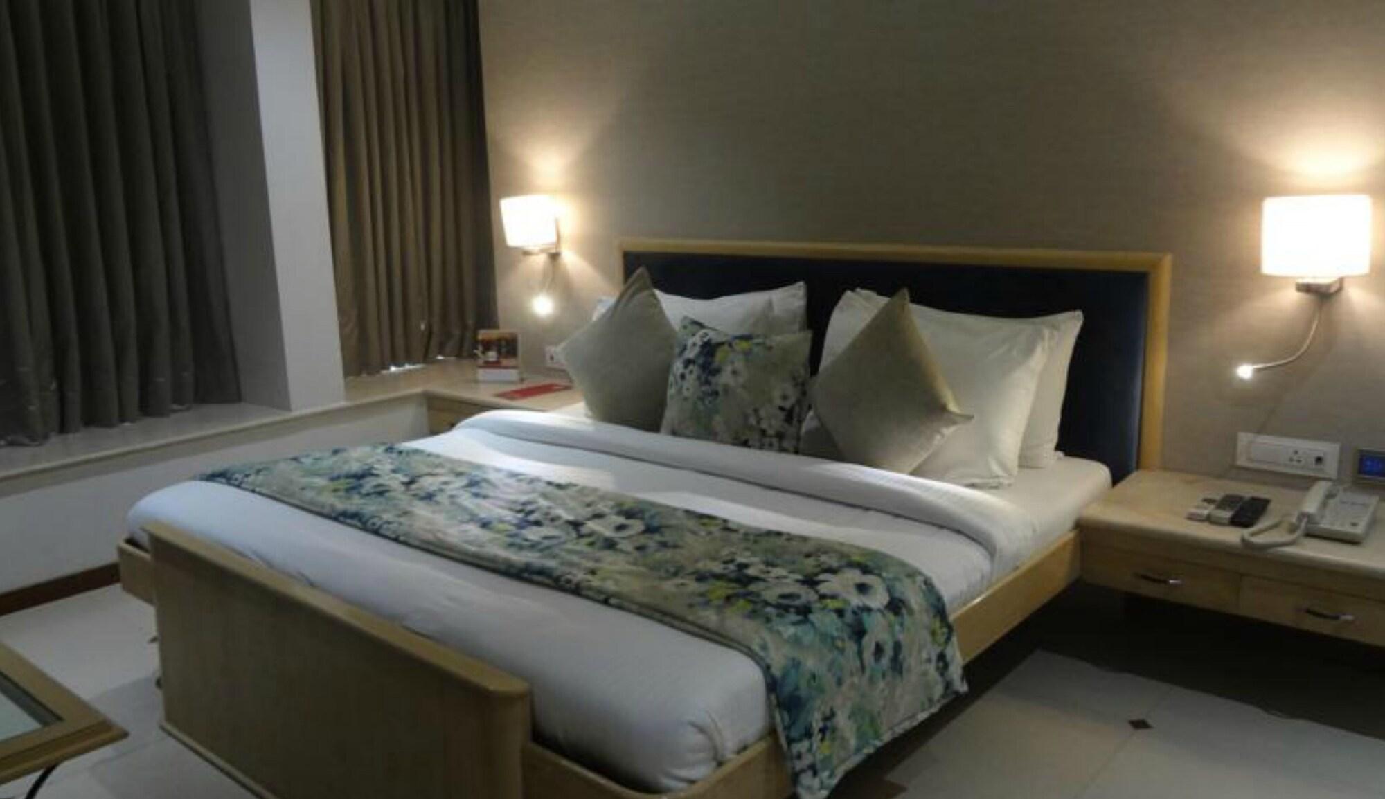 Hotel Suncity Apollo - Gateway Of India Mumbai Exterior foto