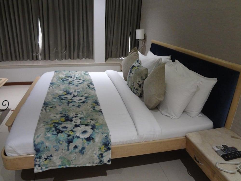 Hotel Suncity Apollo - Gateway Of India Mumbai Exterior foto