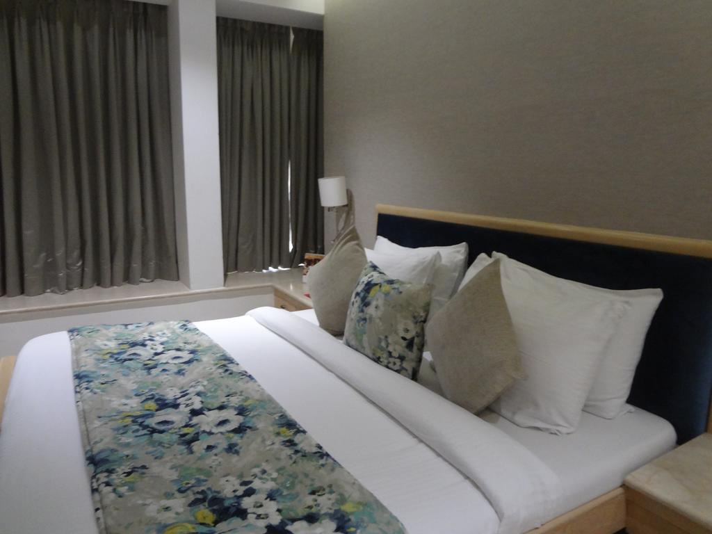 Hotel Suncity Apollo - Gateway Of India Mumbai Exterior foto